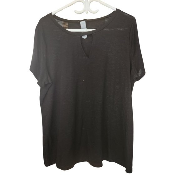 Torrid Short Sleeve Black Tee with Chest Cut Out Size 2 - Picture 2 of 5